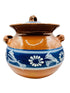 Olla de barro con diseño azul